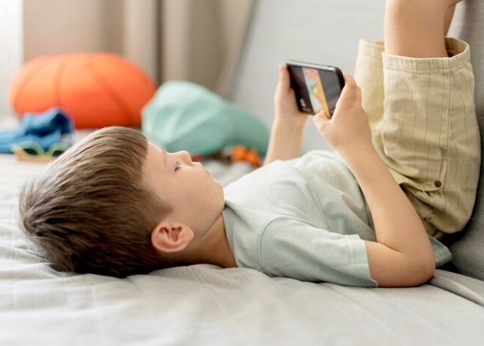 5 вещей, которые нужно учесть, прежде чем покупать ребенку телефон