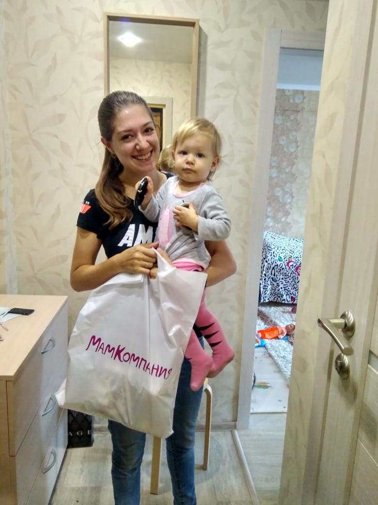 Вручение подарков за сентябрьские рассказы о родах 
