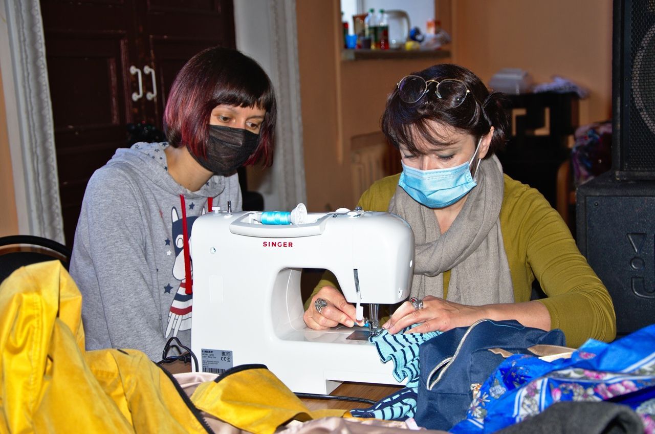 МамКомпания собирает деньги на вышивальную машинку