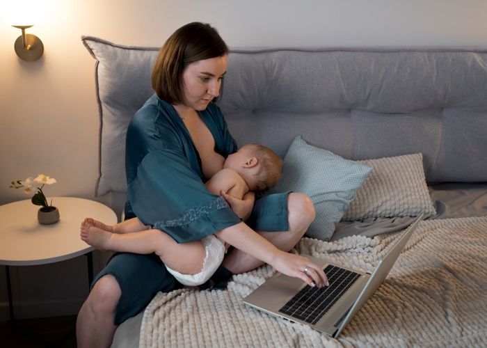 Что делать маме во время кормления грудью?