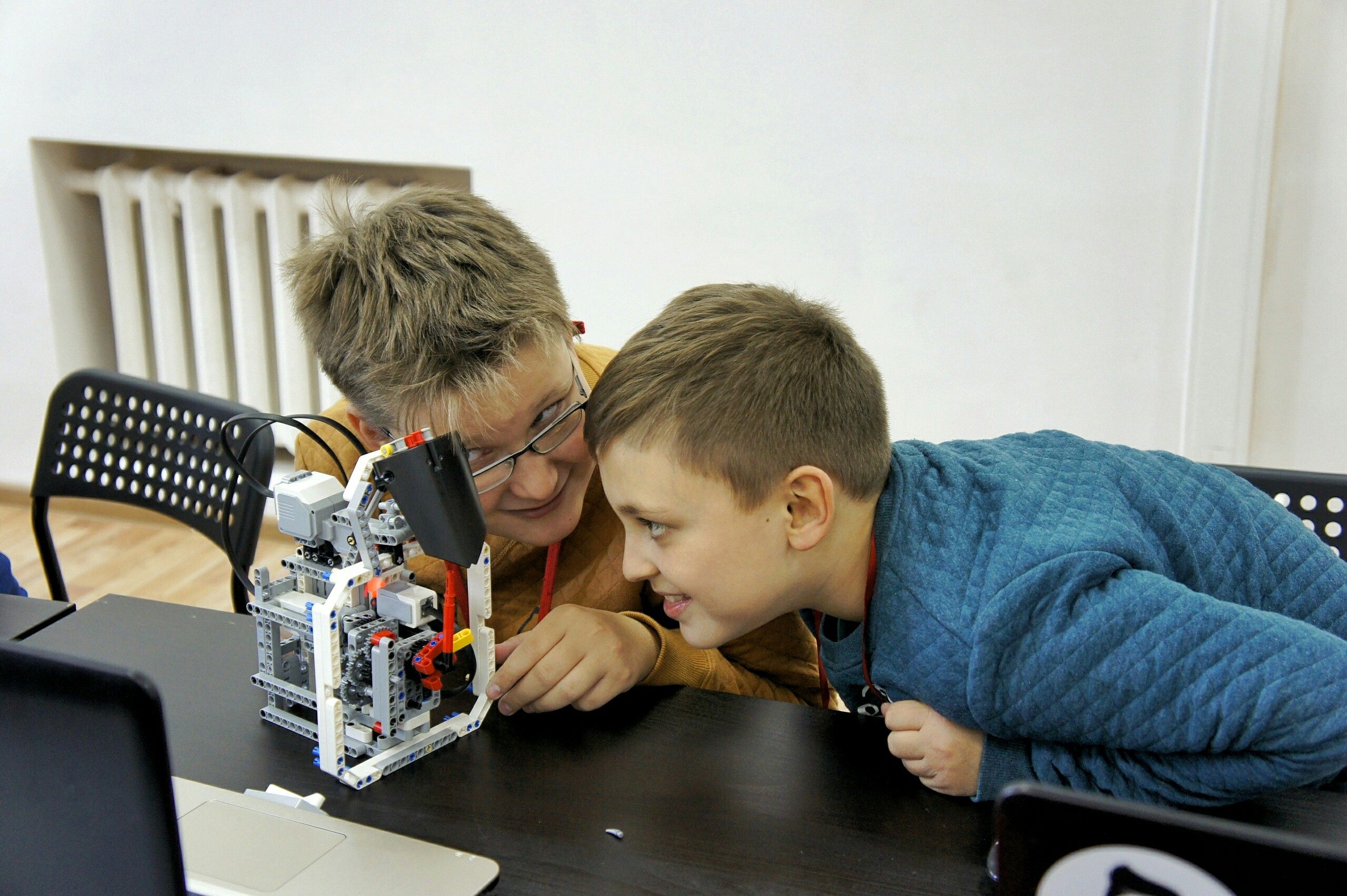 Расписание занятий школы iKids