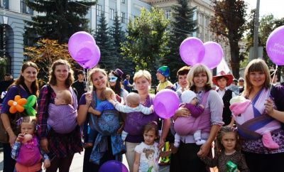 Мамы на шествии в честь Дня города 9 сентября 2017г