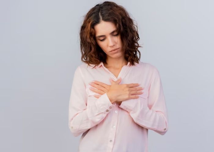 Чем вызваны уплотнения в груди при грудном вскармливании?